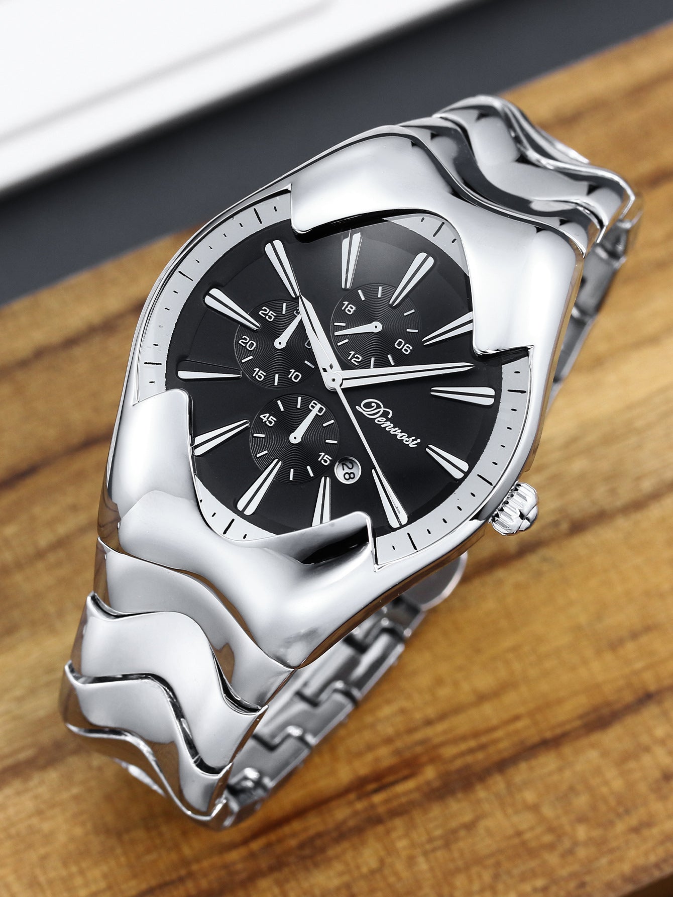 Men's Y2K Style Quartz Watch with Wormhole Dial
