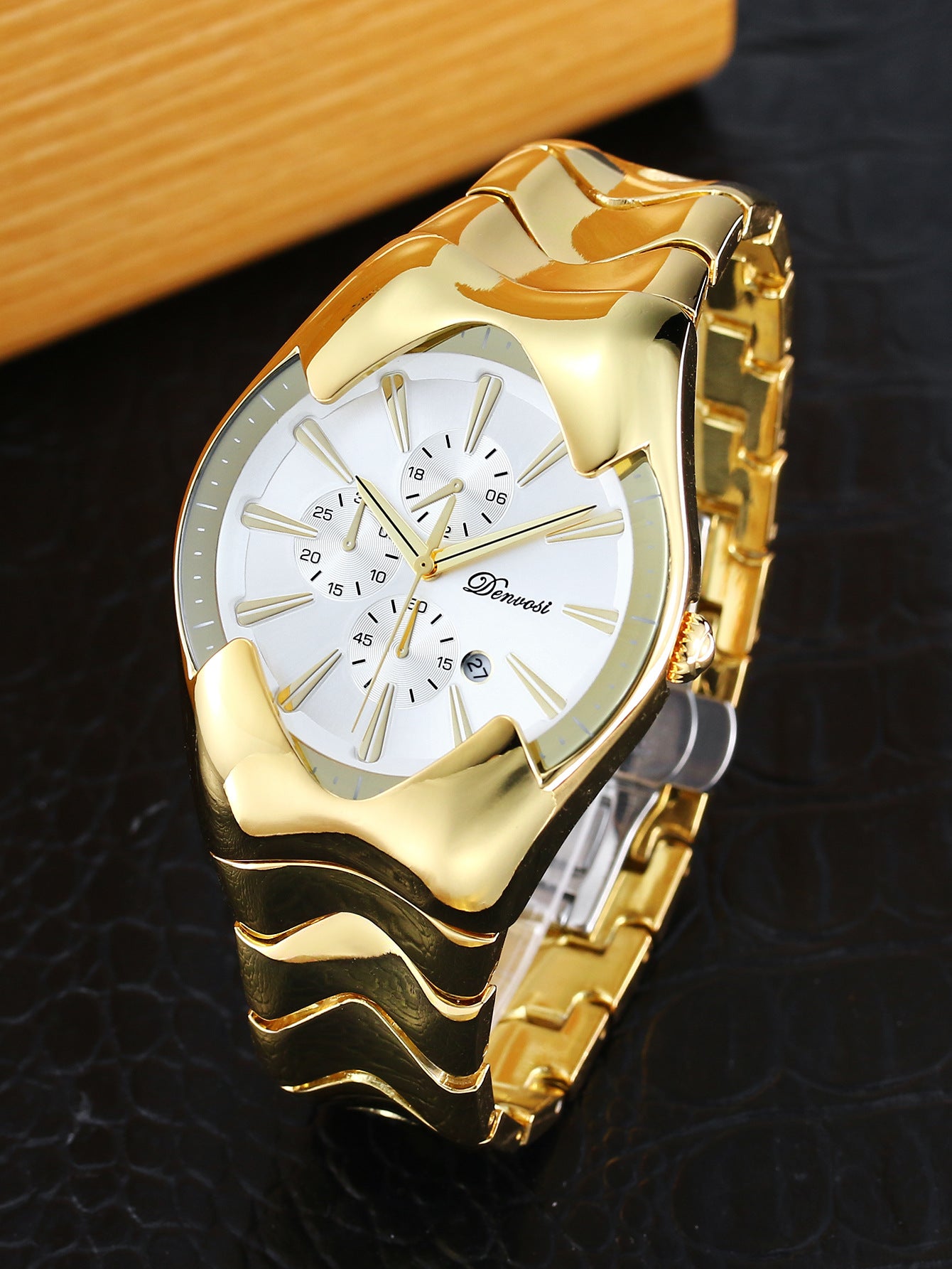 Men's Y2K Style Quartz Watch with Wormhole Dial