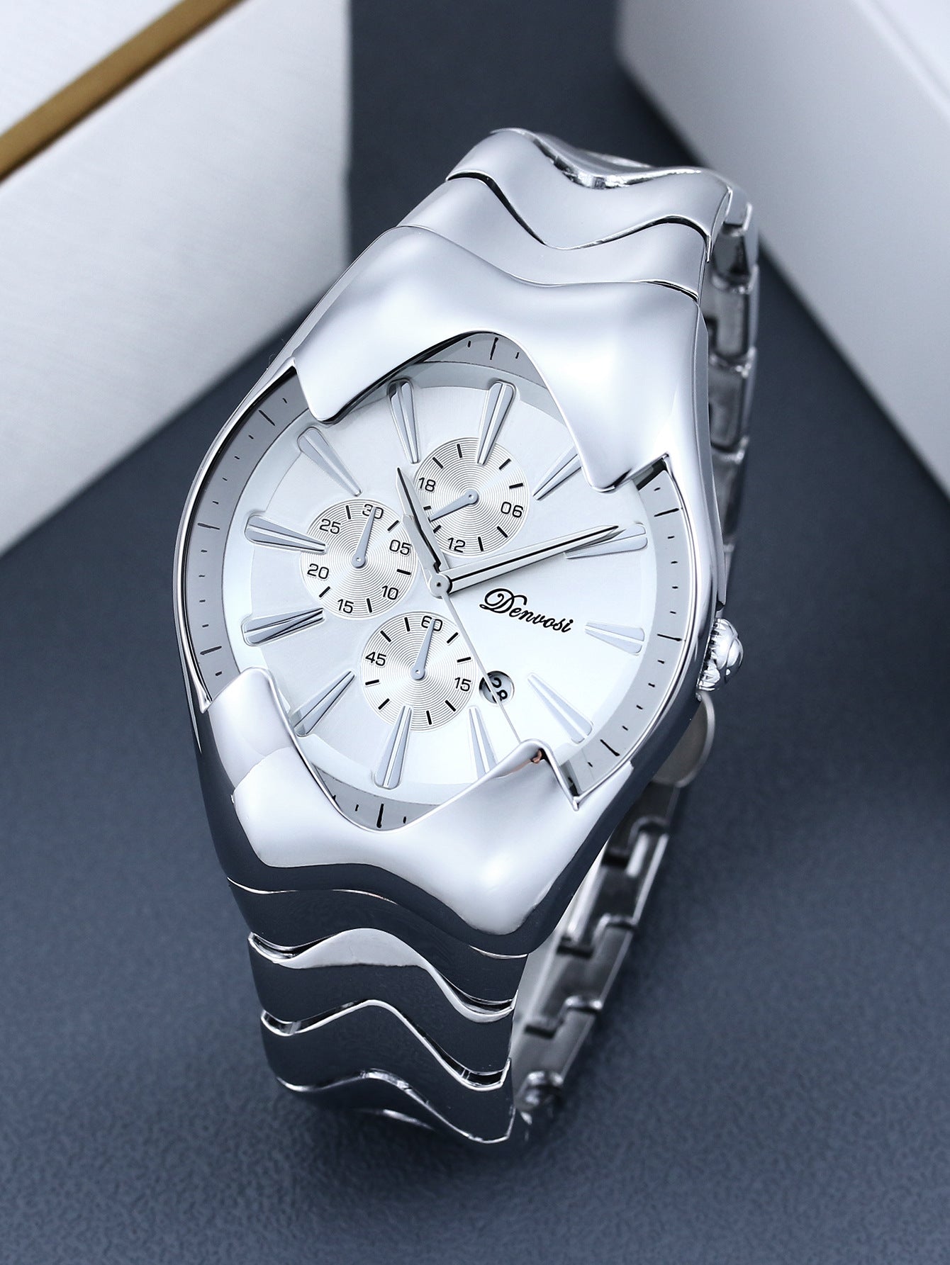 Men's Y2K Style Quartz Watch with Wormhole Dial